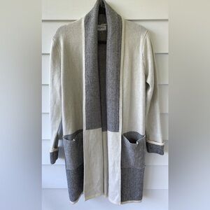 EUC Carly Jean Leone Sweater in Ivory & Black